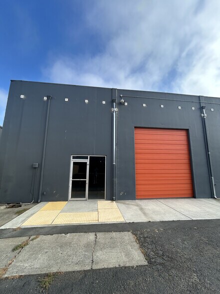 More Photos Of 386-394 Yolanda Ave, Santa Rosa Light Distribution For Lease