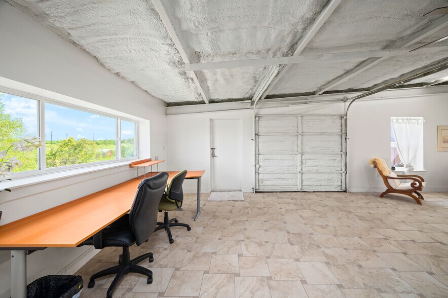 More Photos Of 5519 W Arcola Airport, Arcola Airplane Hangar For Sale