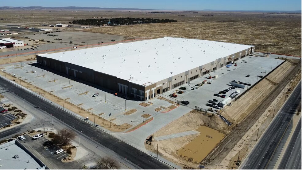 Primary Photo Of 46950 N 45th Street W, Lancaster Distribution For Lease