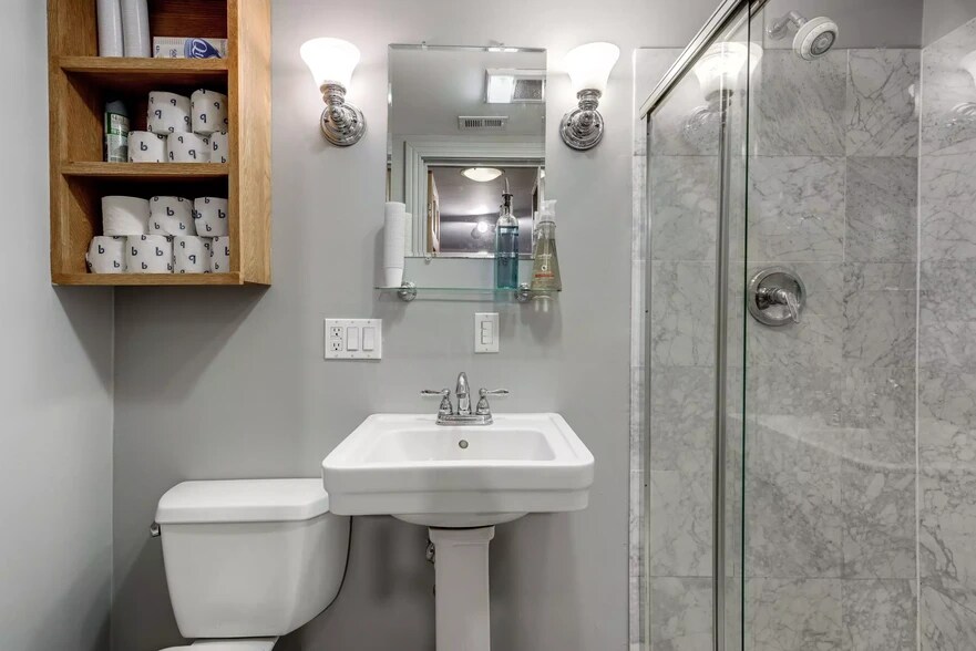 More Photos Of 1001 S Carolina Ave SE, Washington Storefront Retail Office For Sale