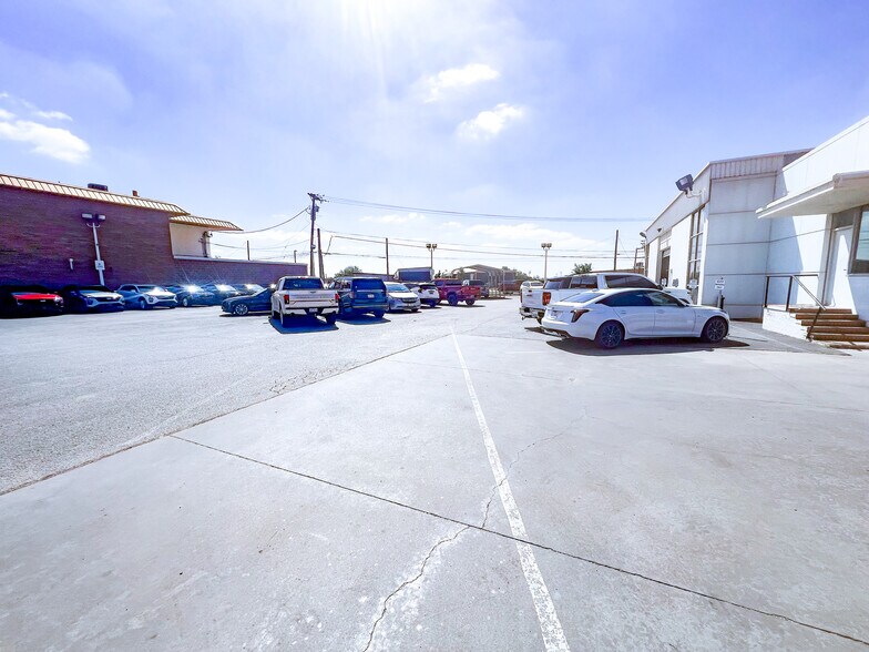 More Photos Of 3205 W Wall St, Midland Auto Dealership For Sale