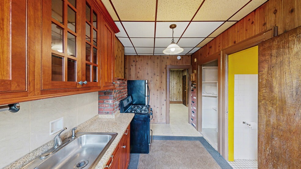 More Photos Of 1722 Putnam Ave, Ridgewood Multifamily For Sale