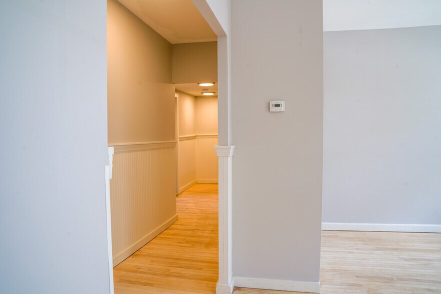 More Photos Of 123 Union Sq, Milford Restaurant For Sale