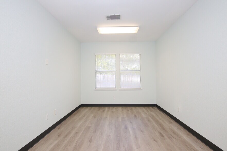 More Photos Of 1508 Dessau Ridge Ln, Austin Medical For Sale