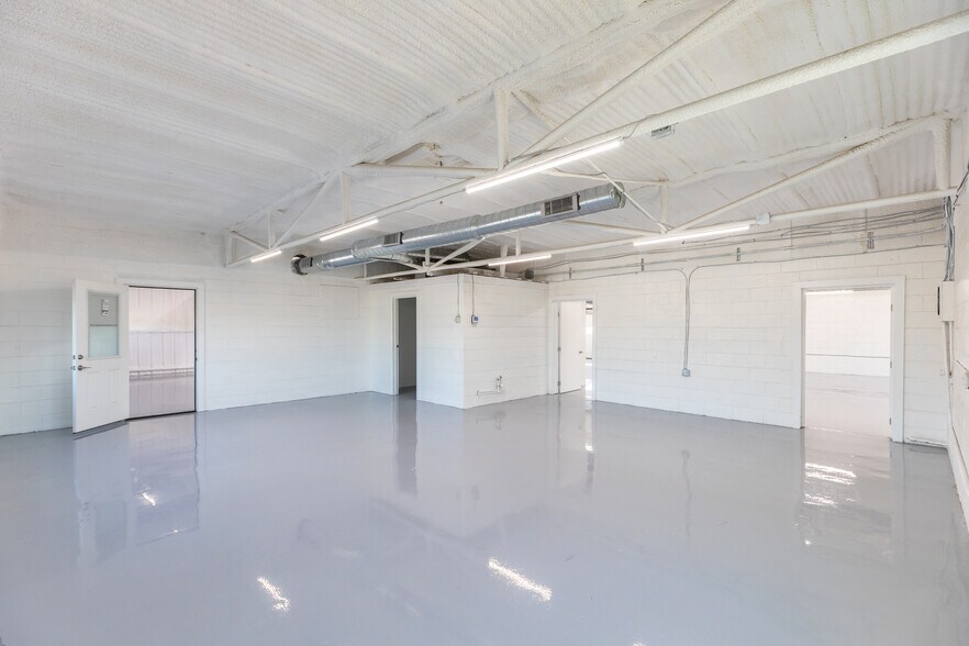 More Photos Of 769 Arnold Blvd, Abilene Flex For Sale