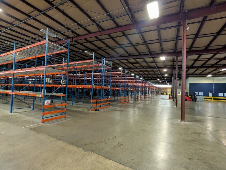 More Photos Of 4208 Murchison Rd, Fayetteville Warehouse For Lease