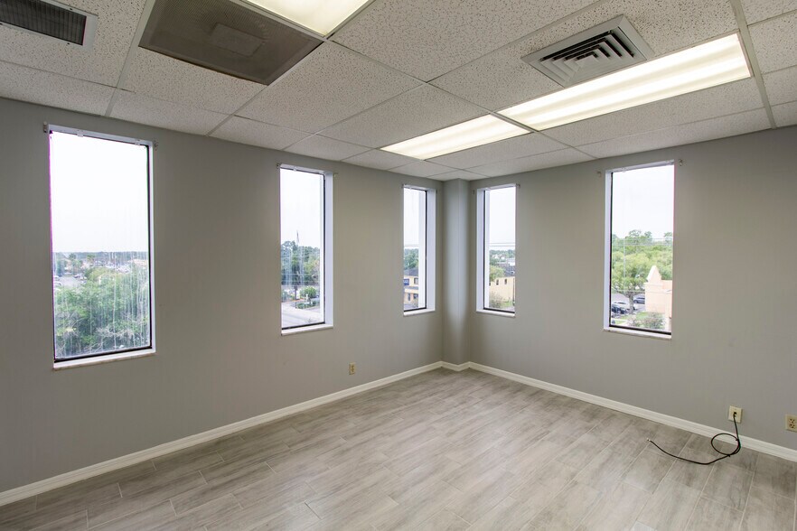 More Photos Of 9385 N 56th St, Temple Terrace General Retail For Lease