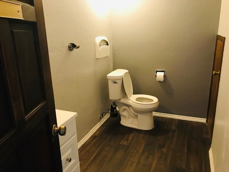 More Photos Of 3335 N 16th St, Phoenix Loft Creative Space For Lease