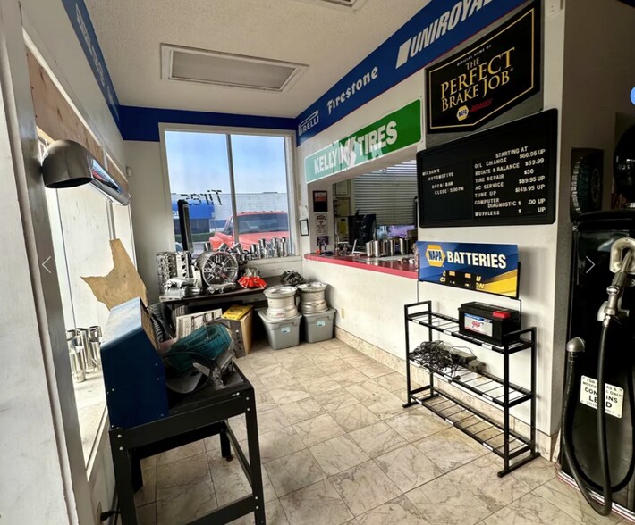 More Photos Of 301 N McKenzie St, Foley Auto Repair For Sale
