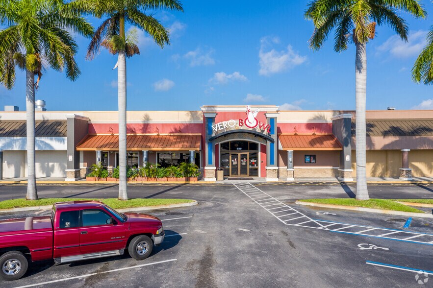 More Photos Of 925-939 14th Ln, Vero Beach Freestanding For Lease