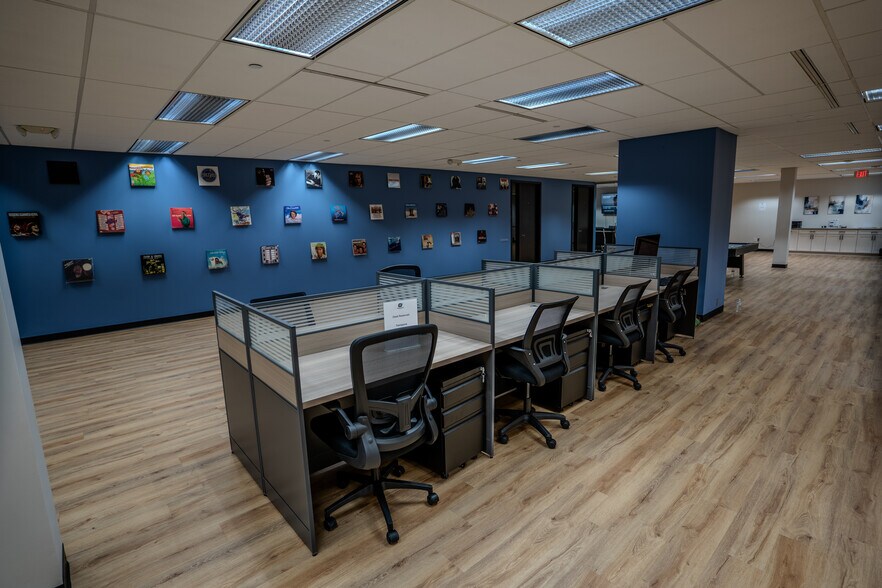 More Photos Of 901 Tower Dr, Troy Coworking Space