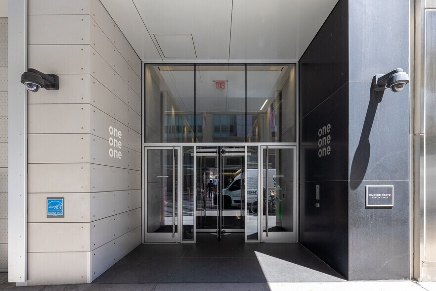 Primary Photo Of 112 W 34th St, New York Coworking Space