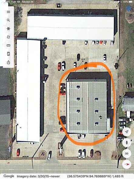 Primary Photo Of 2068 S Main St, Grove Storefront For Sale