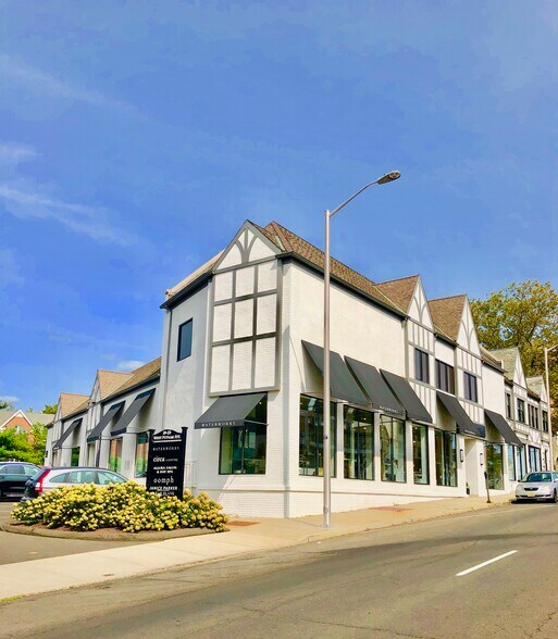 More Photos Of 19 W Putnam Ave, Greenwich Office For Lease