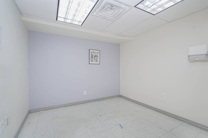 More Photos Of 3041 Avenue U, Brooklyn Medical For Lease