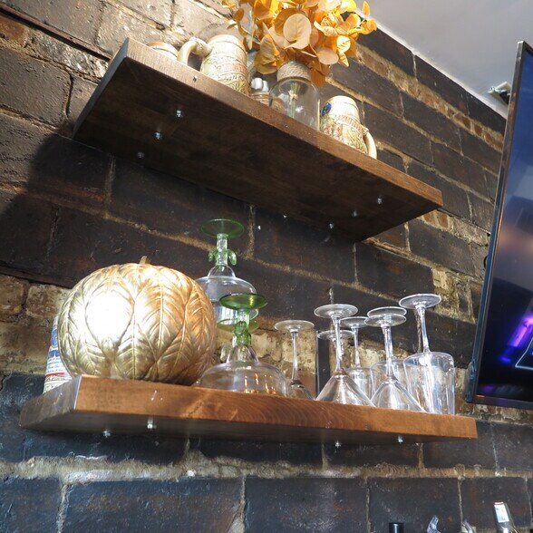 More Photos Of 139 E Walnut St, Oglesby Restaurant For Sale