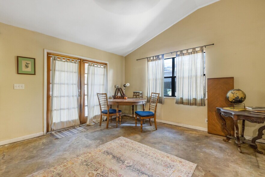 More Photos Of 4122 Bradenton rd, Sarasota Multifamily For Sale