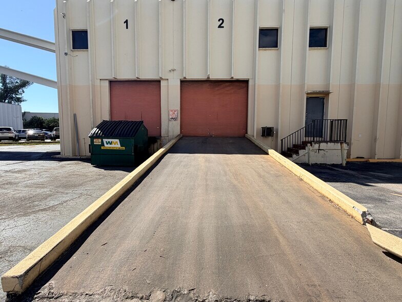 More Photos Of 9202-9210 NW 106th St, Medley Warehouse For Lease