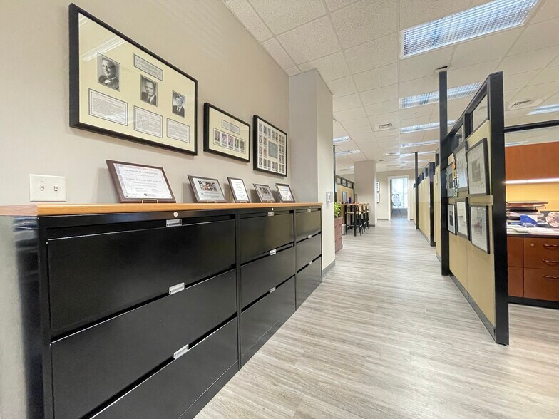 More Photos Of 300 E University Ave, Gainesville Office Residential For Sale