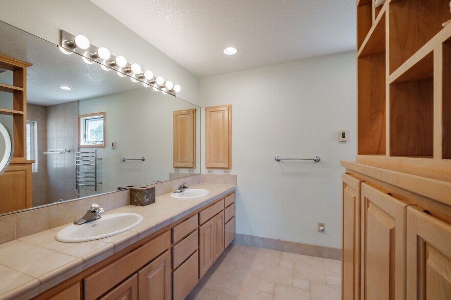 More Photos Of 10845 Brateng Rd, Monmouth Winery Vineyard For Sale