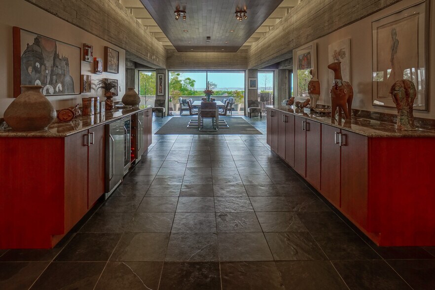 More Photos Of 916 Bay St, Beaufort Office For Sale
