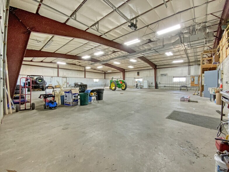 More Photos Of 411 Lorry St, Amherst Manufacturing For Sale