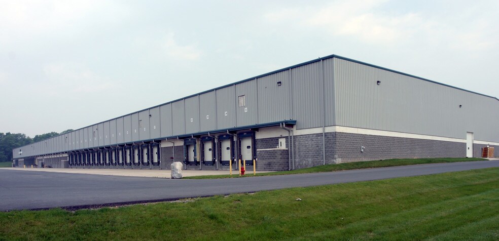 More Photos Of 355 Independence Ave, Mechanicsburg Warehouse For Lease