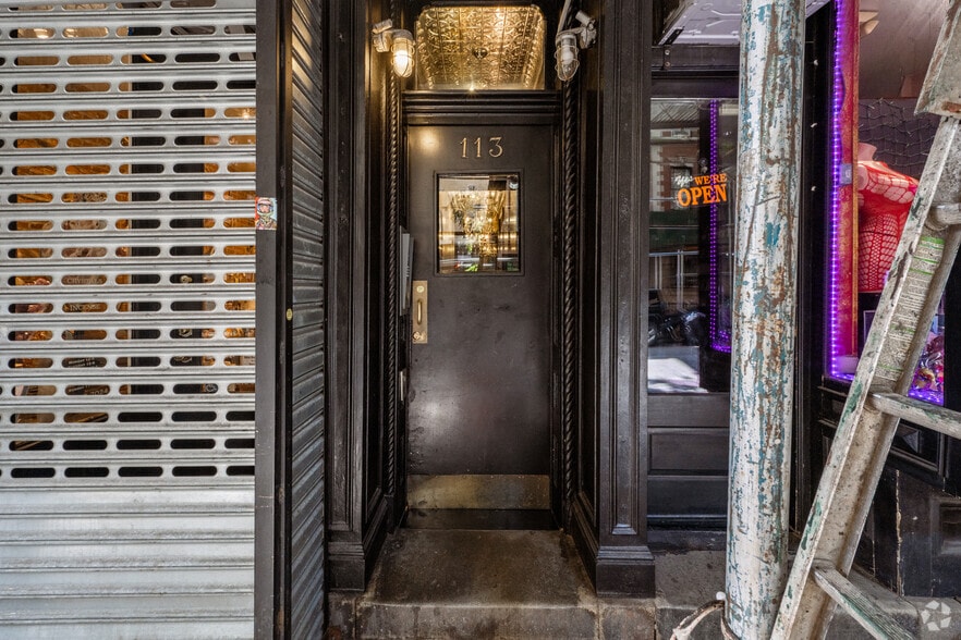 More Photos Of 113 Christopher St, New York Apartments For Lease