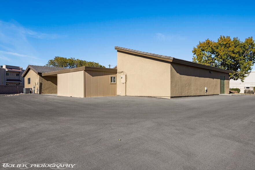 More Photos Of 320 E Old Mill Rd, Mesquite Office For Sale