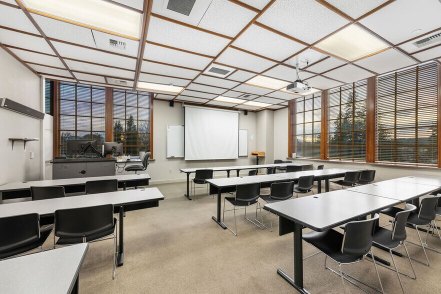 More Photos Of 102 S Euclid Ave, Sandpoint Medical For Lease