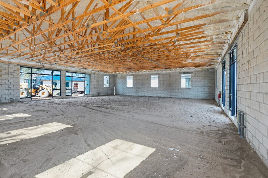 More Photos Of 124 Southern Railway, Oakland Office For Lease