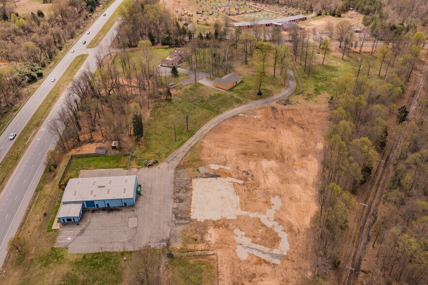 More Photos Of 11275 Edge Hill Rd, Newburg Service For Sale