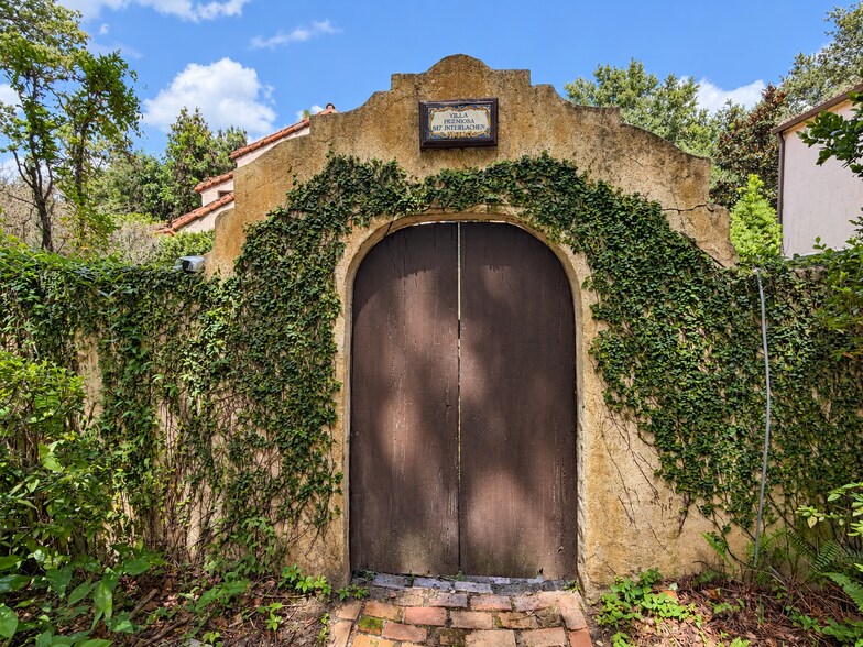 More Photos Of 617 N Interlachen Ave, Winter Park Specialty For Sale
