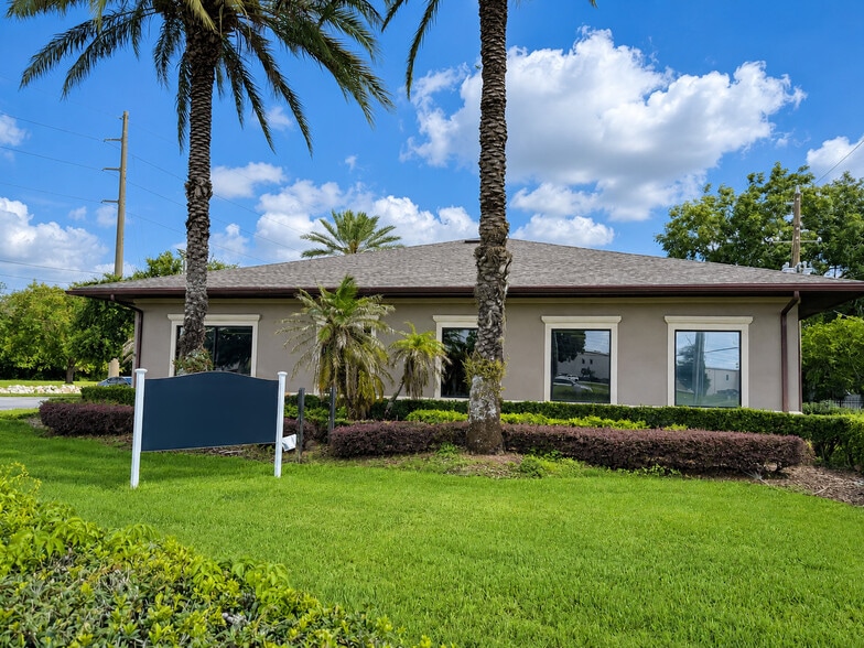 More Photos Of 6211 Edgewater Dr, Orlando Flex For Lease