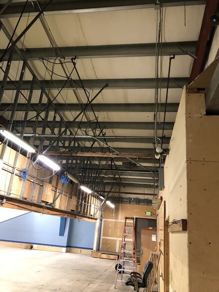 More Photos Of 125 E J St, Deer Park Warehouse For Lease