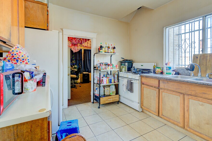 More Photos Of 2608 54th, Los Angeles Apartments For Sale