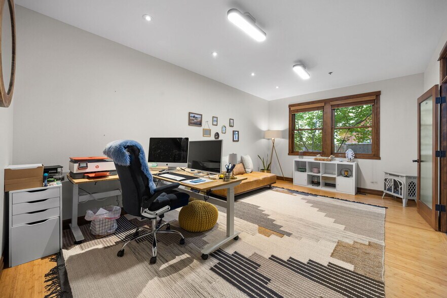 More Photos Of 750 Buckaroo Trl, Sisters Office For Sale