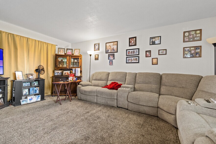 More Photos Of 1933-1935 S Market Blvd, Chehalis Apartments For Sale