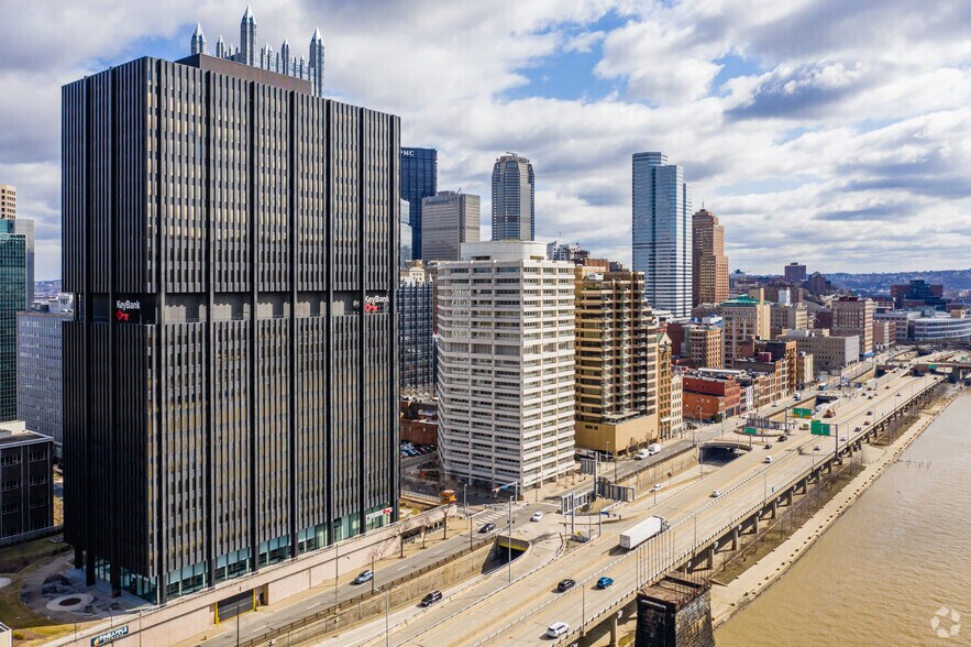 More Photos Of 11 Stanwix St, Pittsburgh Office For Lease