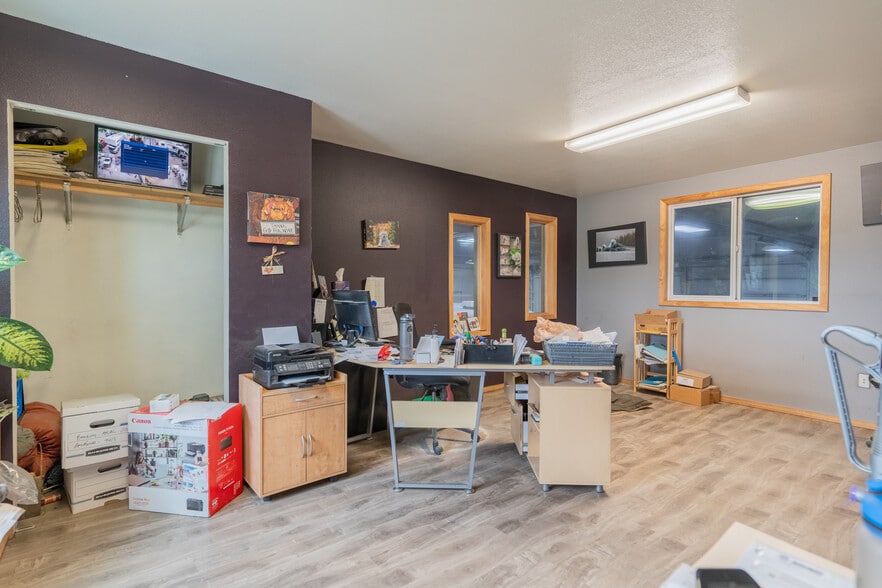 More Photos Of 1285 Queens Way, Fairbanks Warehouse For Sale