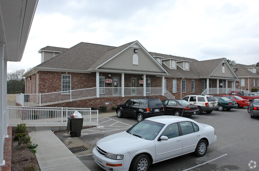 More Photos Of 435 Nissan Dr, Smyrna Office For Lease