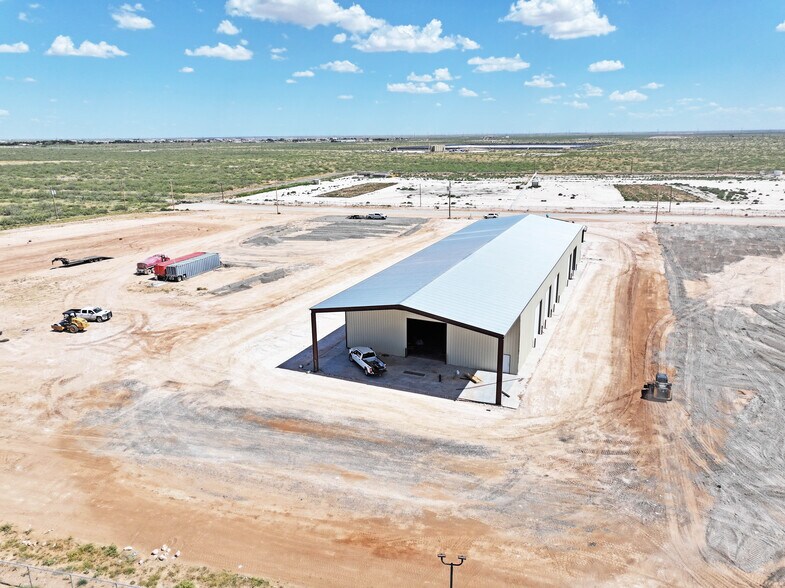 More Photos Of 12316 County Road 137, Odessa Warehouse For Lease