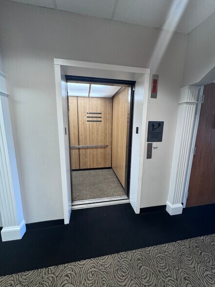 More Photos Of 20 Pidgeon Hill Dr, Sterling Medical For Sale