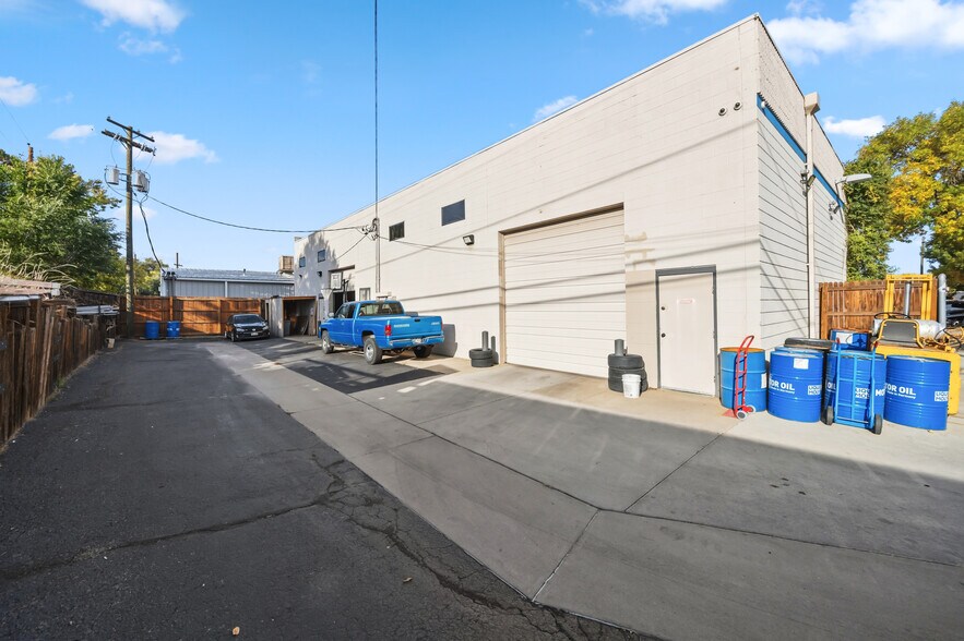 More Photos Of 10855 Irma Dr, Northglenn Warehouse For Sale