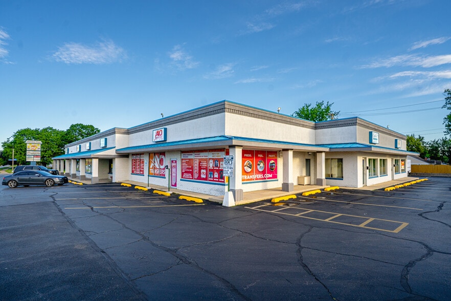 More Photos Of 800 Theodore, Crest Hill Convenience Store For Sale