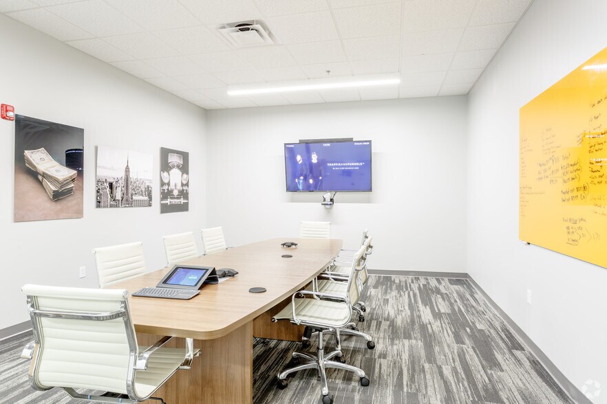 More Photos Of 393 Nichol Mill Ln, Franklin Office For Lease