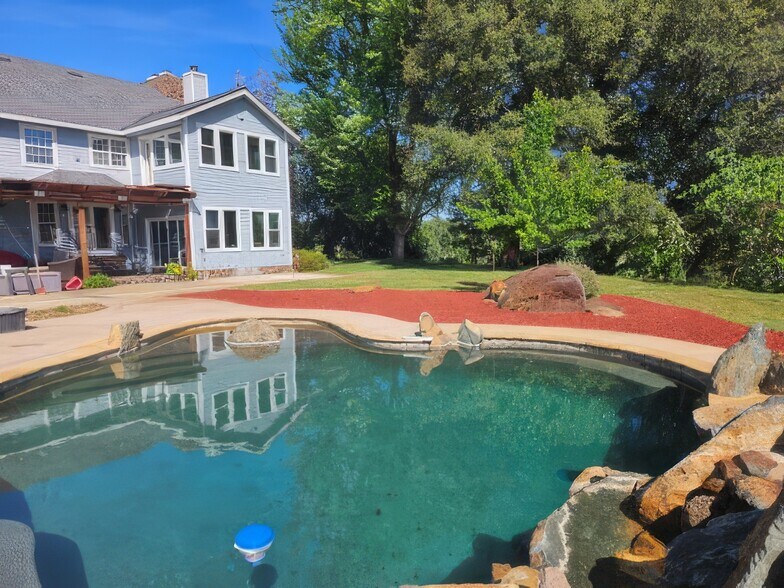 More Photos Of 10580 Dickson Rd, Plymouth Winery Vineyard For Sale