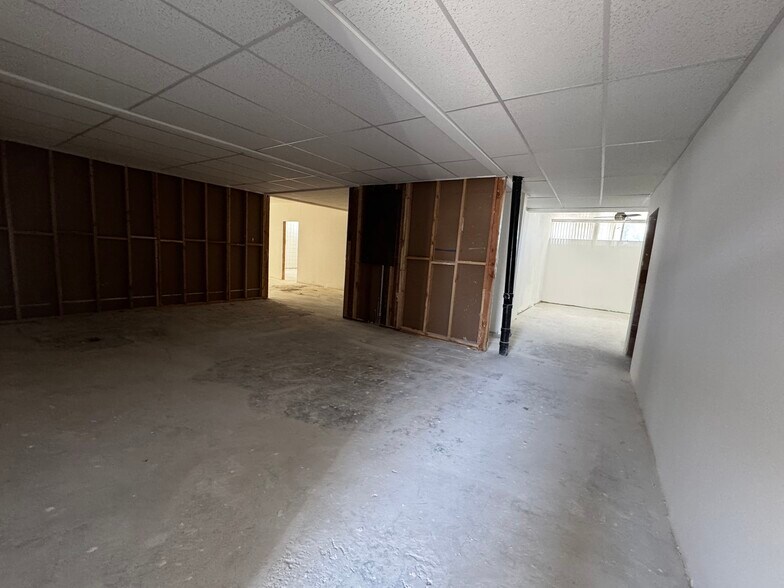 More Photos Of 1185 W Grand Blvd, Corona Storefront Retail Residential For Sale