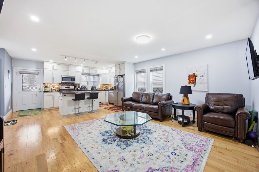 More Photos Of 96 Coale Ave, Staten Island Multifamily For Sale