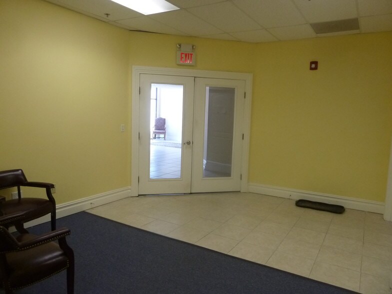 More Photos Of 43 Newburgh Rd, Hackettstown Office For Lease